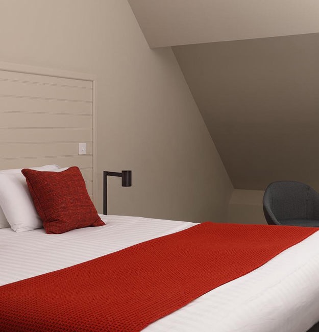 Isles of Glencoe bedroom